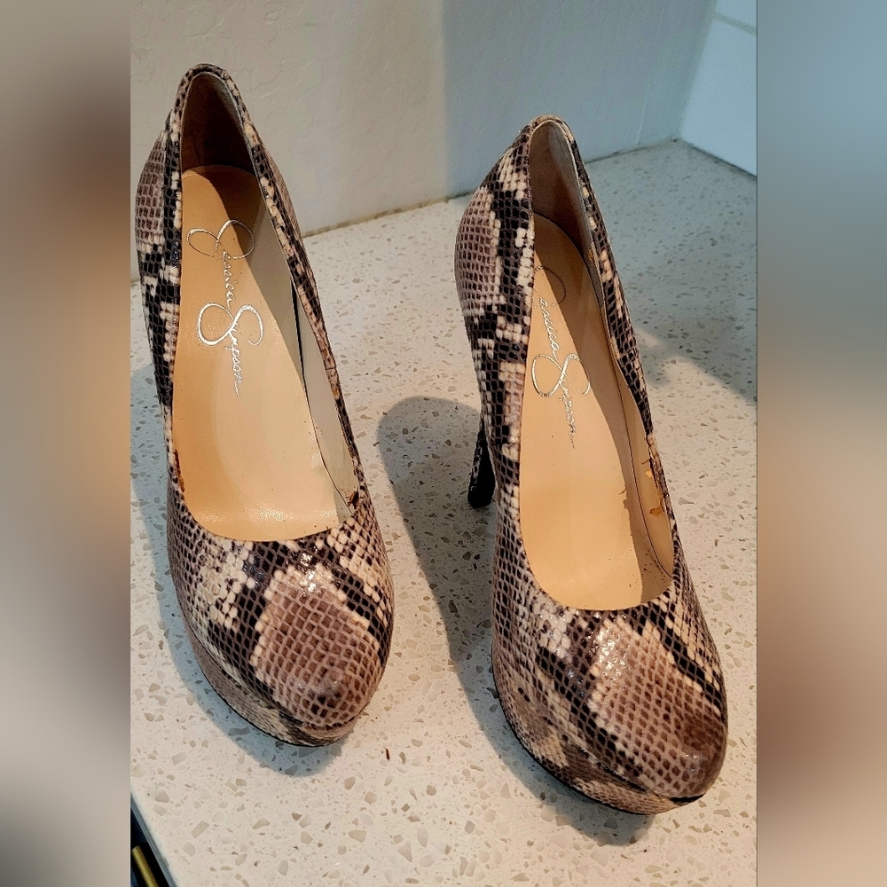 Jessica Simpson Snakeskin Heels — Tan & Black Platform / Pump (5 1/2") -  Size 8 - Picture 2 of 9